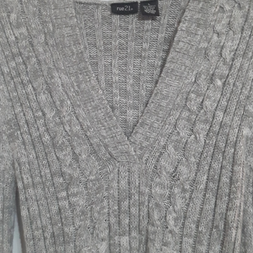 RUE 21 SWEATER HOODIE